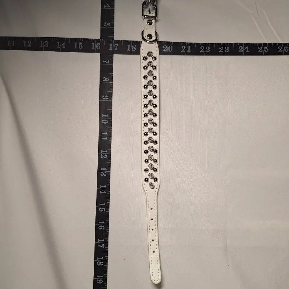 NWT Spiked Dog Collar white Size: S (10.2